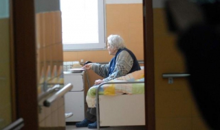 Частни старчески домове газят закона