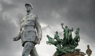 Поругаха паметник на Шарл дьо Гол