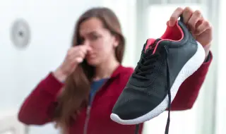 Как да се отървем лесно от лошата миризма в обувките?
