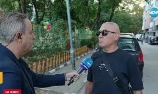 Младежи потрошиха автомобил в Пловдив и се снимаха с него