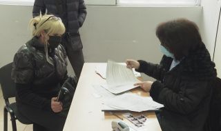 Създават гранични центрове за издаване на документи за бежанци