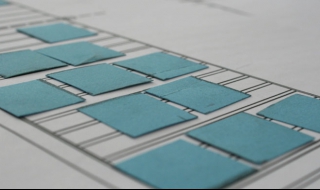 Посвирете на оградата на Художествената академия