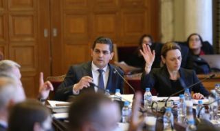 Гласуват окончателно промените в Изборния кодекс