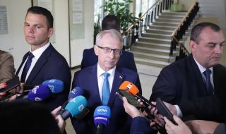 Денков отговори на Радев: Какво „на тъмно“ има в решение на Народното събрание, взето през януари 2023 г.?