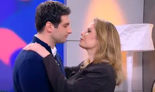 Алекс Сърчаджиева и Петър Дочев със страстна целувка в ефир (ВИДЕО)