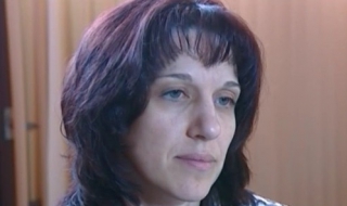 Майката на момичето, обвинило Евстатиев в изнасилване: Прибра се в кръв