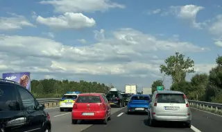 Тапи на „Тракия“ близо до София