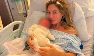 Бони Блу, звездата от OnlyFans, спала с над 1000 мъже, роди в болницата на кралското семейство