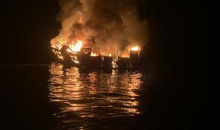 Огнена трагедия в океана край Калифорния (ВИДЕО)