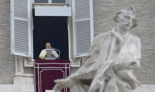 Папа Франциск кръсти 16 бебета в Сикстинската капела