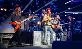 Рок-легенди отменят летните си турнета