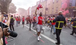 With 1.5 million participants, Arsenal's title parade is the most crowded event of its kind 