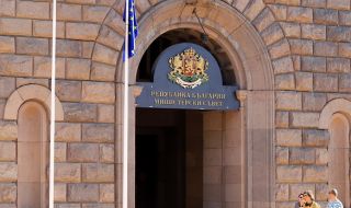 Гласуват допълнителни разходи от бюджета за ограничаване на COVID