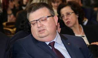 Сотир Цацаров иска да уволни трима прокурори