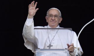 Папа Франциск съветва: Не правете секс преди брака!  