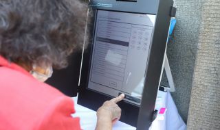 Кратка история: Как се стигна до машинното гласуване у нас