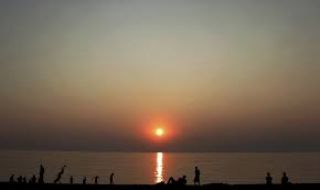 Слънчев празничен ден