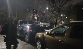 Задържаха двама в столичния квартал "Надежда", докато крадат кола