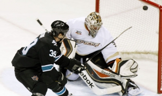 Анахайм пак бие в НХЛ, лидер е