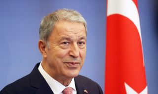 Турският министър на отбраната ще разговаря с руския си колега