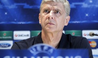 Венгер контрира изказване на Моу