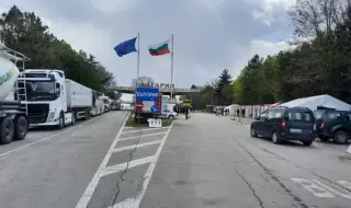 Интензивен е трафикът за камиони на някои от граничните пунктове с Румъния, Сърбия и Турция