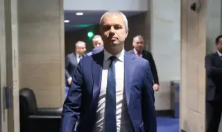 Костадинов към Киселова: Вие си позволихте да сте над Конституцията