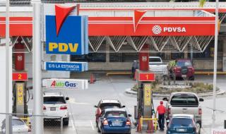 Венецуела прехвърля петролни сметки в руска банка