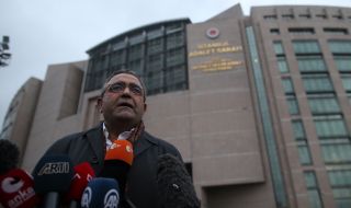 Турски филантроп остава задържан