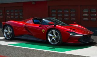 Ferrari Daytona – класически дизайн, най-мощният V12 и най-аеродинамичното купе