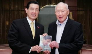 Ма Инцзю посети Сингапур,за да почете паметта на починалия Ли Куан Ю