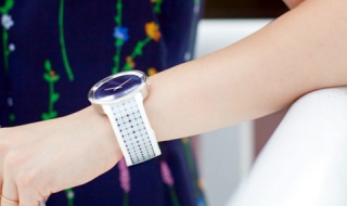 Часовник Sony с E-ink мастило