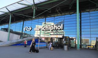 Хванаха двама пияни пилоти на летището в Амстердам
