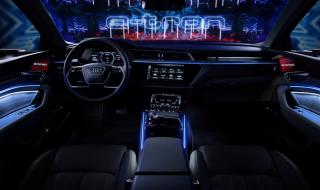 5 екрана и 16 високоговорителя в салона на Audi e-tron