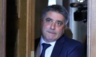 Данаил Кирилов се отказва и от депутатското място