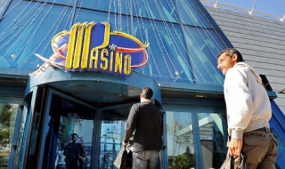 Апаши обраха казино във Франция (Видео)