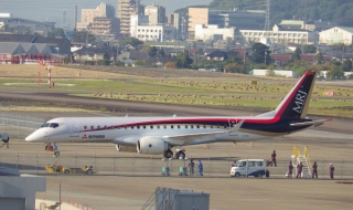 Япония тества първия си пътнически самолет от 1965 г.