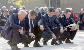 Почит към паметта на загиналите герои