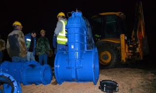 Успешно смениха десет спирателни крана на важни водопроводи в София