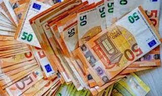 50 000 евро в аптечката на кола откриха митничари