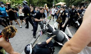 Американски кмет поиска изтегляне на федералните сили