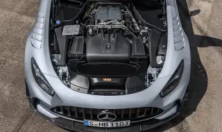 Mercedes връща V8 в C-Class и E-Class