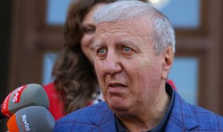 Александър Томов: Нелепо е Нинова да държи мандата до 12 август