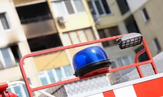 Мъж загина при пожар в дома си в Добричко