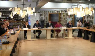 Министър Дилов: Еврозоната ще улесни достъпа на малките и средни компании до европейските пазари