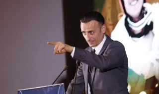 Dimitar Berbatov became the face of the new retro collection of Manchester United