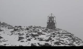 На връх Мусала заваля сняг