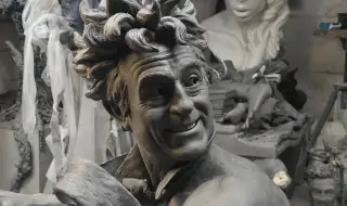 В Уелс откриха статуя на Тери Джоунс - един от основателите на комедийната група "Монти Пайтън"