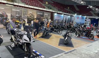 Разгледайте най-голямото мотоциклетно изложение в България (ВИДЕО)