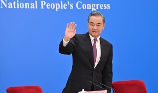 Стратегическа рокада в Пекин! Ван И отново оглави китайската дипломация